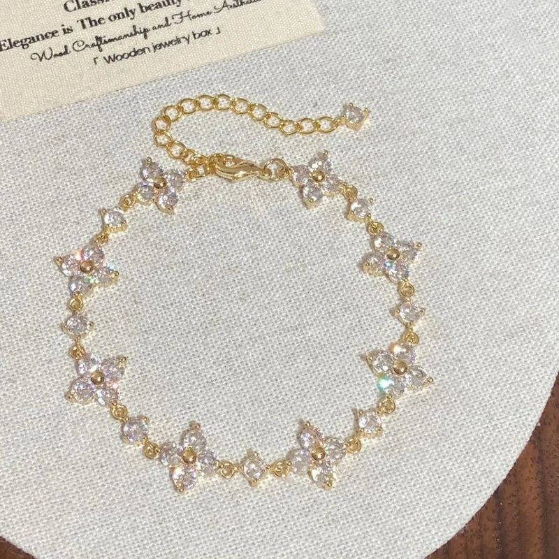 Petale Shell Bracelet