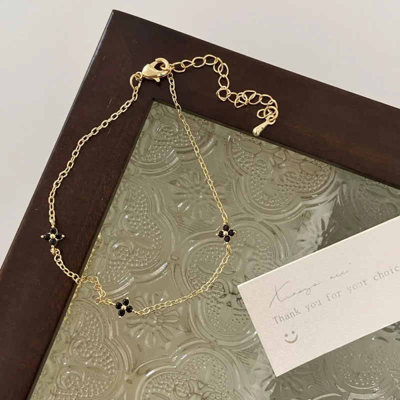 Petale Shell Bracelet